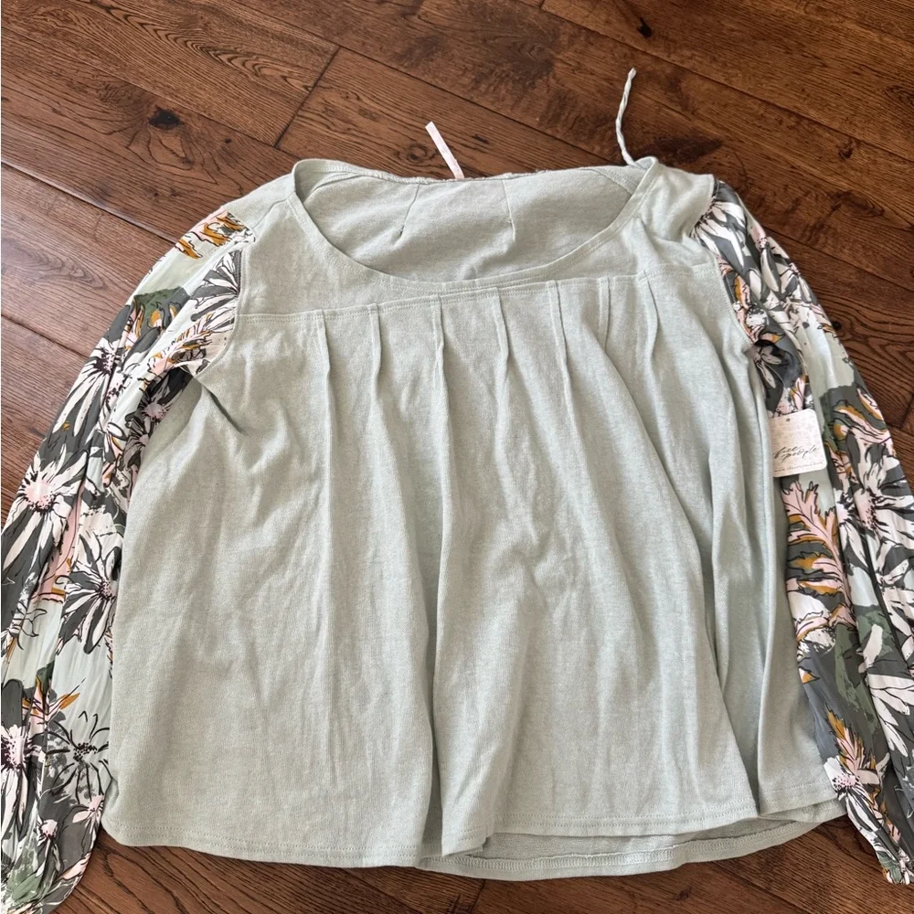 262. NWT Free People Moss Green Blouse with Floral Print Sleeves